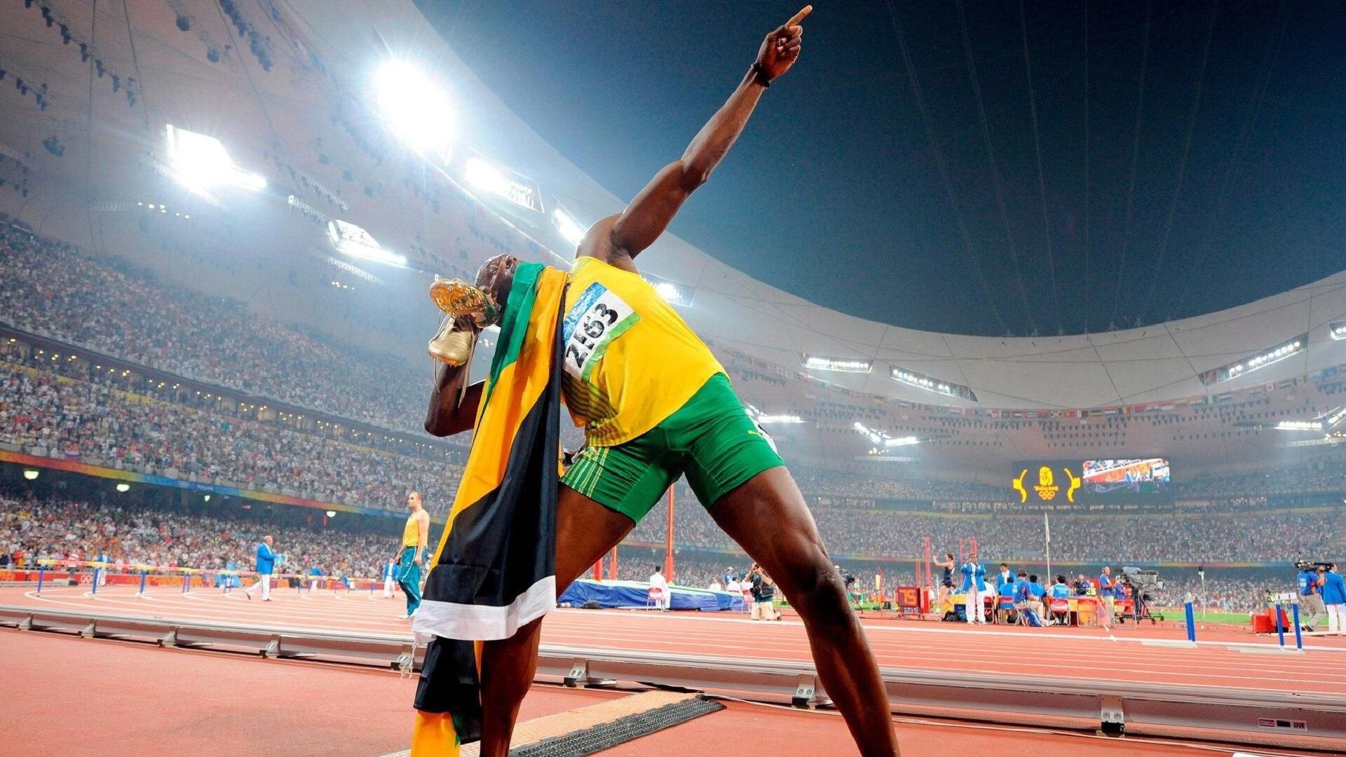 拜仁传奇三选一，EA携手全球玩家票选FC26新英雄球员